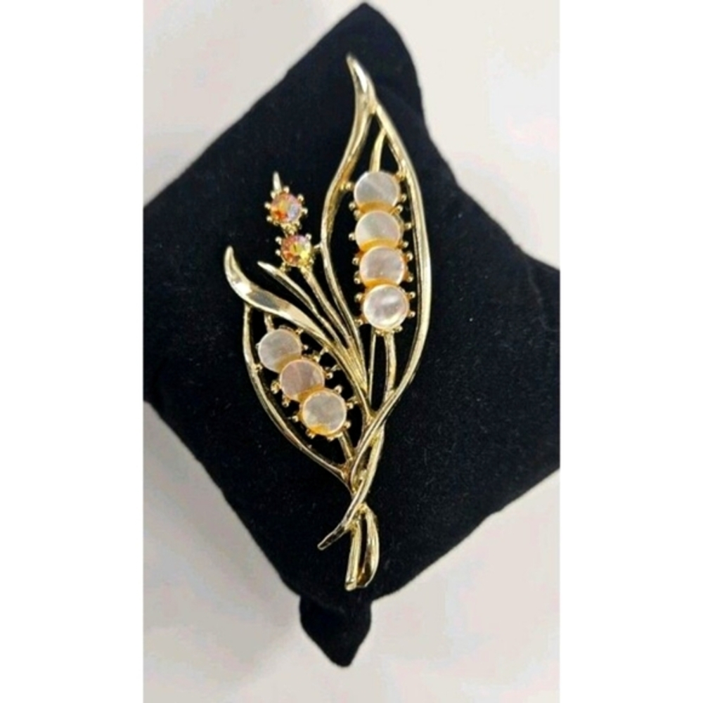Vintage MCM Mid Century Brooch Goldtone Aurora B  Rhinestone MOP Leaf Shaped Pin